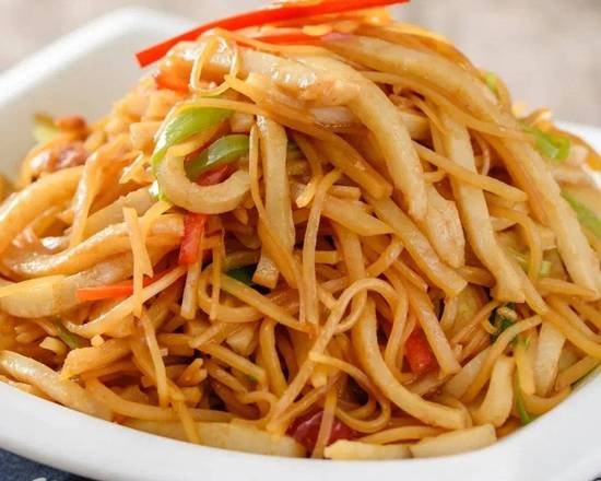 Fried Chinese Hand-made noodles 京味儿炒饼